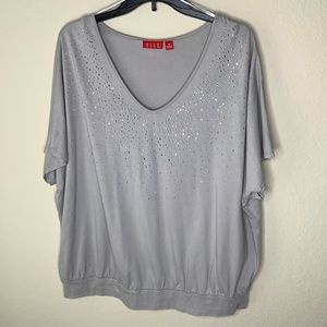 Elle Oversized Gray SS V-Neck Top 0X